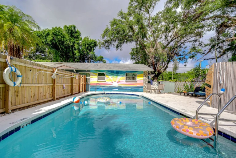 mid term rental with pool florida