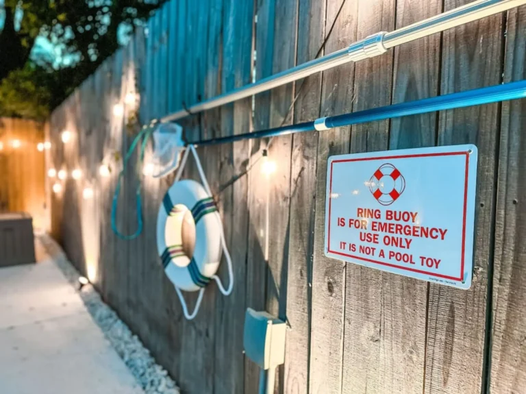 kraken cove rental back yard